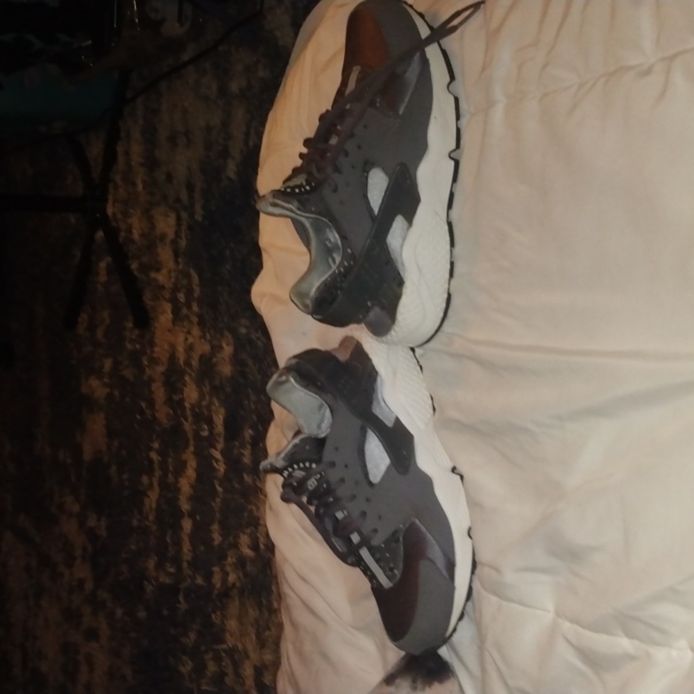 Nike herache tennis shoes